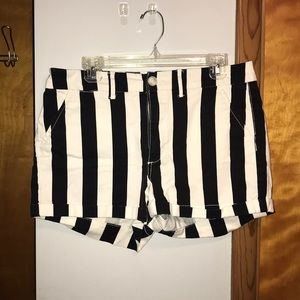 American Eagle High Rise Shortie